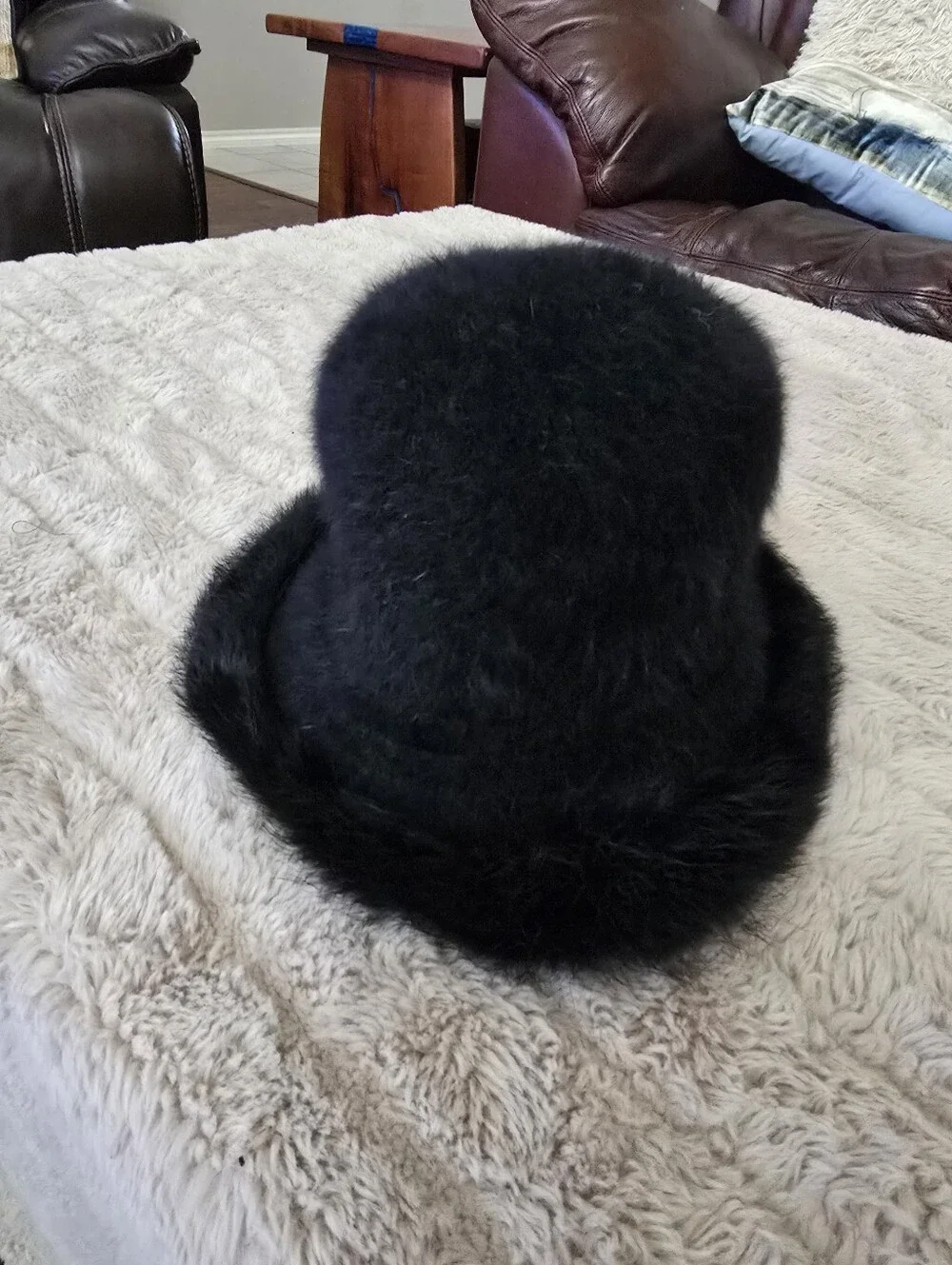 The Unbranded Brand soft black